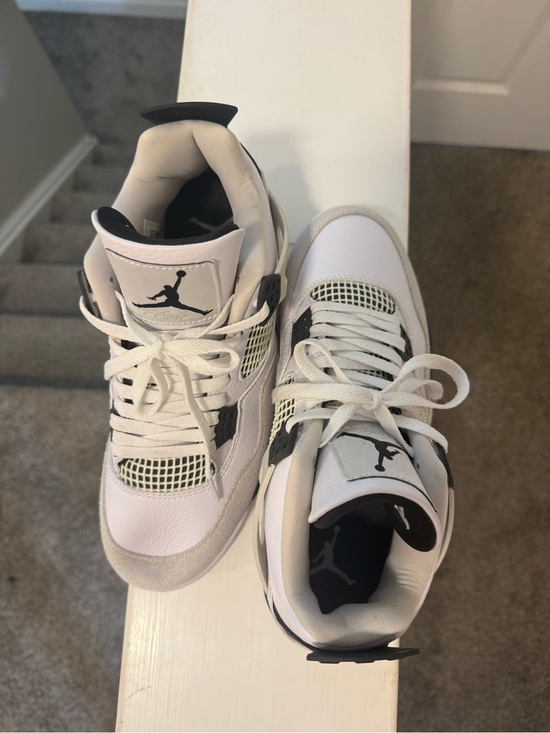 Jordan Men\'s White, Black & Light Gray Athletic Sneakers